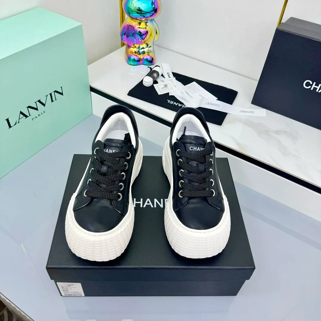 👟👟Ex-factory price 640👟👟 Chanel bread shoes ~ original calfskin panda shoes Chanel 25C latest hot style panda black and white sports shoes casual sneakers Xiaoxiang hot item classic black and white panda color coco girls must pay Fabric: original custom mixed sheepskin lining: original imported breathable mesh lining outsole: Original molded rubber + TPU combination Size: Women's 35-41